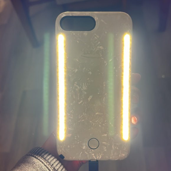 Iphone 8Plus Lumee Case - Picture 2 of 4